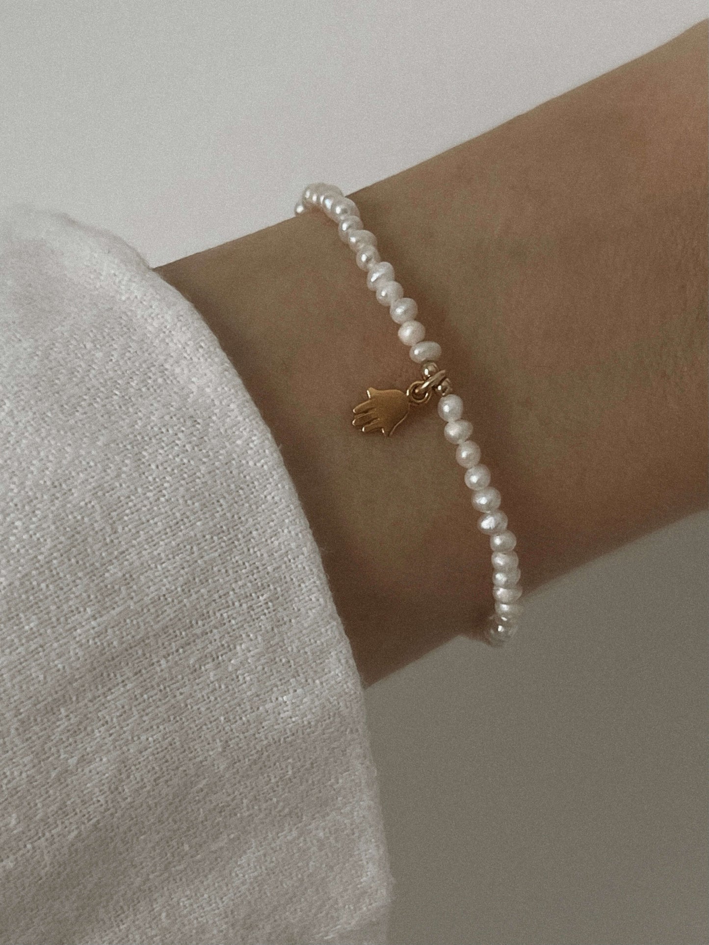 Hamsa Tiny Pearls Bracelet